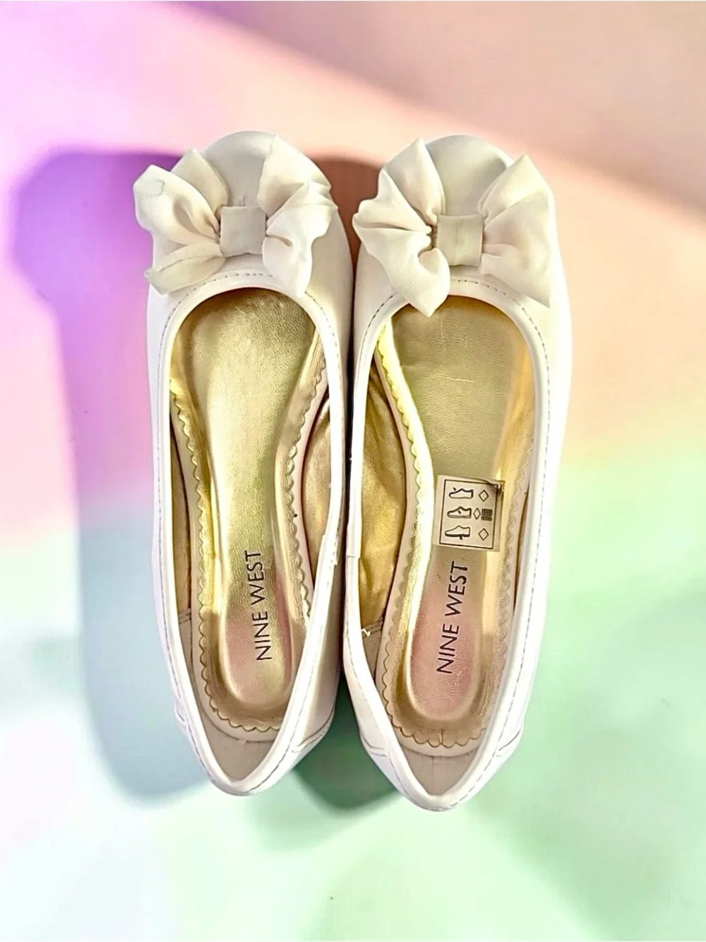 Nine West Bow Flats Cream Patent Girls Size 2 Excellent Condition